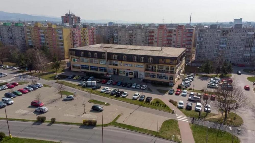 Hotel Diana Nové Mesto nad Váhom Екстериор снимка