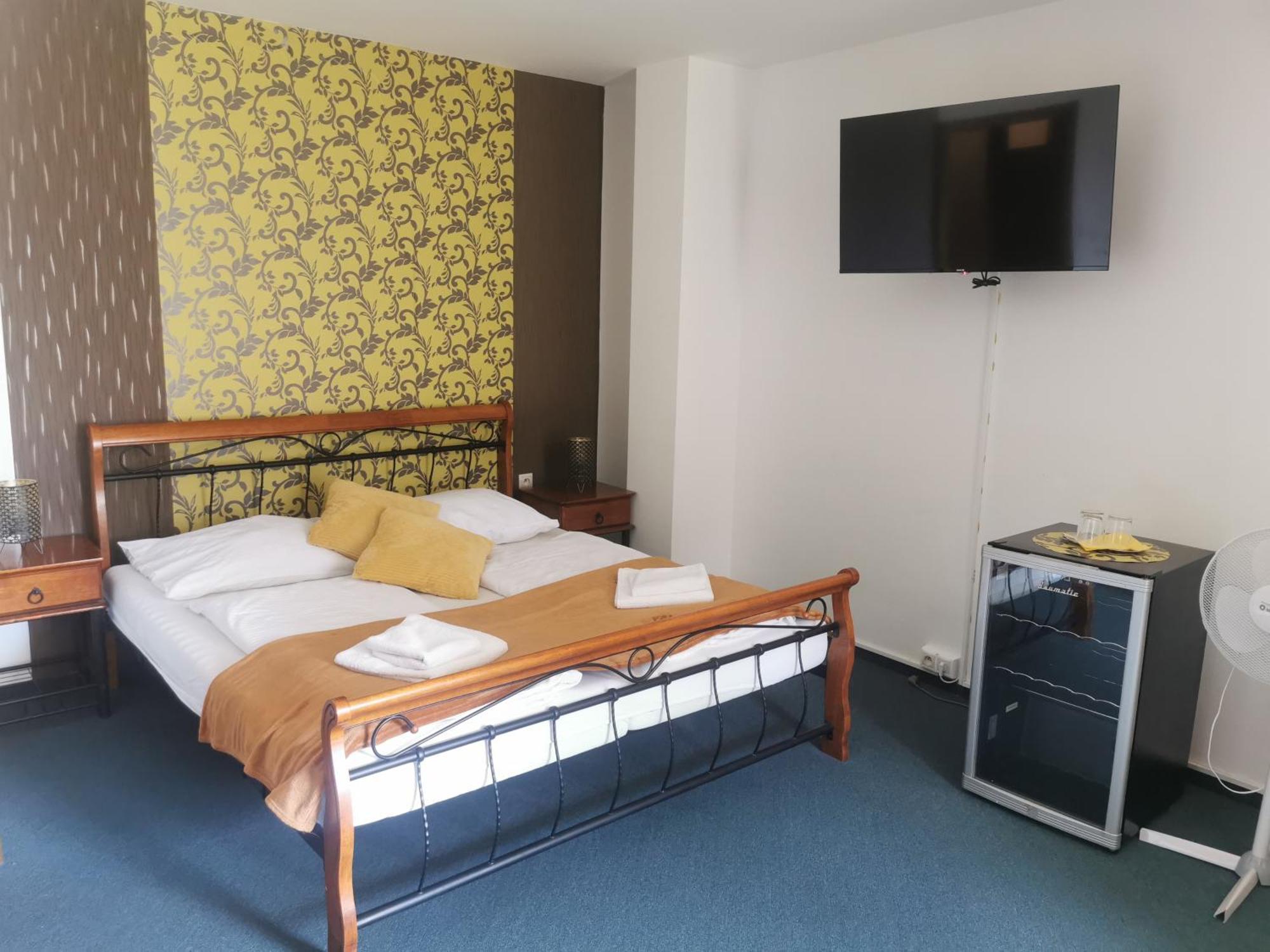 Hotel Diana Nové Mesto nad Váhom Екстериор снимка